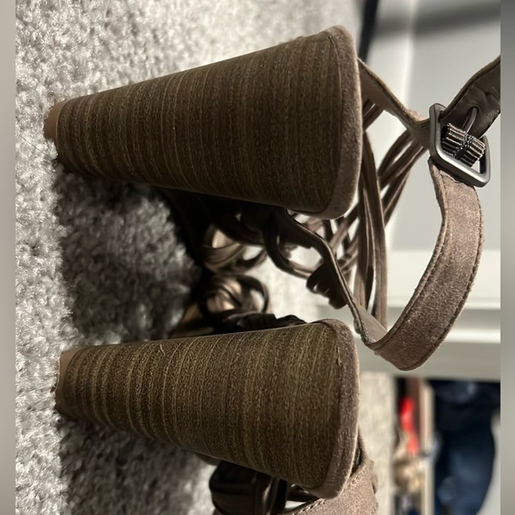 Fergalicious wedges - never worn - Picture 4 of 5